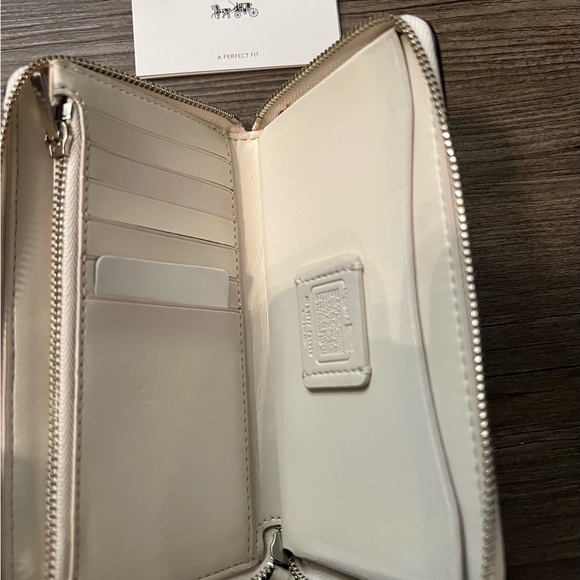 Coach Andy Warhol Campbell's Tomato Soup Can Wallet RARE 6x4 - Picture 6 of 8